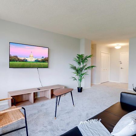 Apartment At Crystal City With Gym อาร์ลิงตัน ภายนอก รูปภาพ
