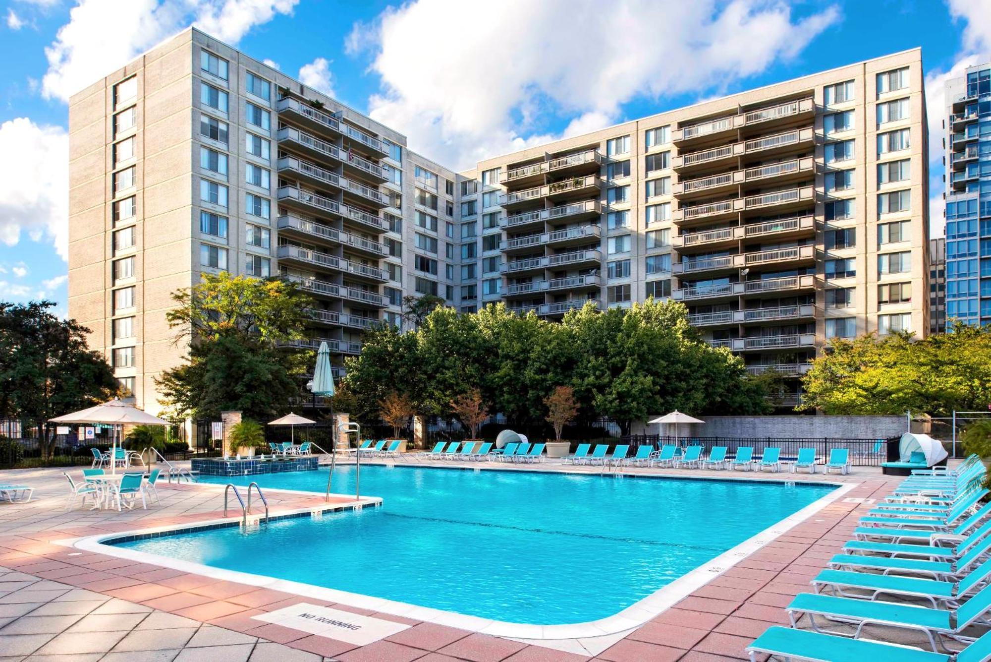 Apartment At Crystal City With Gym อาร์ลิงตัน ภายนอก รูปภาพ